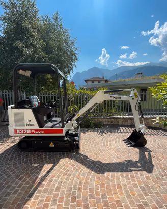 Miniescavatore  Bobcat X320