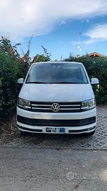 Furgone volkswagen caravelle anno 2016