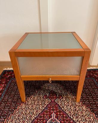 Comodino in legno e vetro