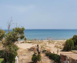 Indipendente con terrazze in riva al mare