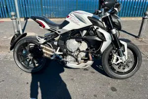 MV AGUSTA BRUTALE DRAGSTER 800