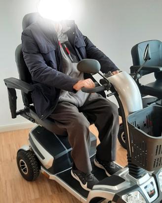Scooter elettrico per anziani e disabili