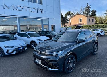 Volkswagen Tiguan 1.5 etsi R-Line Plus 150cv dsg /