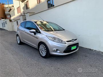 FORD FIESTA GPL/BENZ TITANIUM 2010