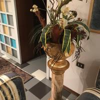 Vaso su piedistallo abbinato