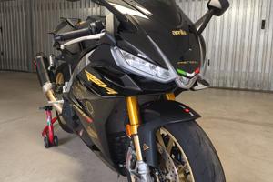 Aprilia RSV4 1100 factory