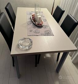 Tavolo Colombini più 4 sedie in ecopelle