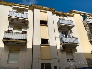 Via Carducci, In Piccola Palazzina