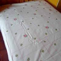 Copriletto Matrimoniale Ricamata a Mano (1990)