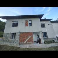Muratore piastrellista imbianchino onesto