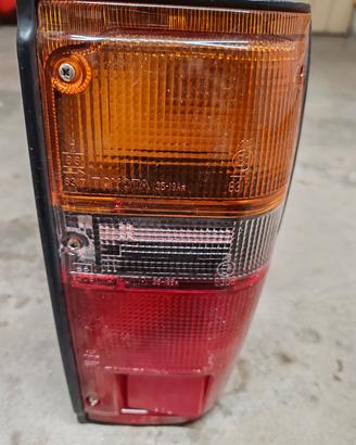 Toyota Hi lux pick up  Fanale posteriore