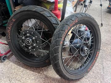 Cerchi a raggi Triumph 17 19