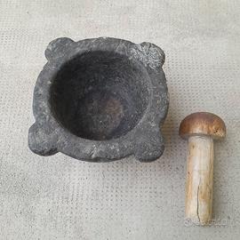 MORTAIO IN PIETRA E PESTELLO