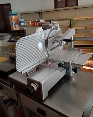 affettatrice trifase 