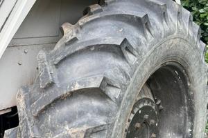 trattore Lamborghini 1056
