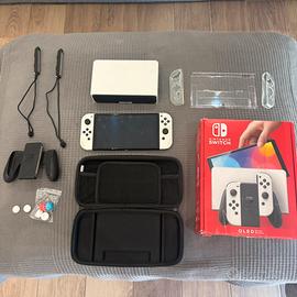 NINTENDO SWITCH OLED Full Set Usata