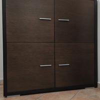 Mobile credenza moderna con ripiani interni