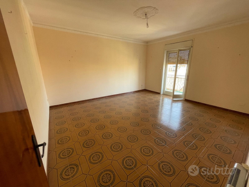 Luminoso appartamento in Via Gramsci