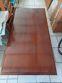 Tavolino in legno massello intarsiato con cassetti