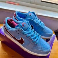 Nike SB Dunk Low Philadelphia Phillies EU37