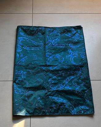 Stola di Etro in colorazione blu navy con fantasia