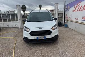 Ford Transit Courier TITANIUM