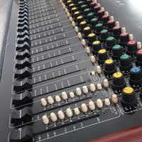 Mixer analogico della Studiomaster 24/16