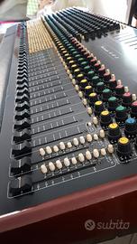 Mixer analogico della Studiomaster 24/16