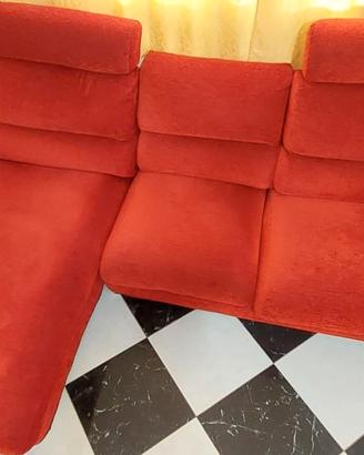  Divano rosso fragola 