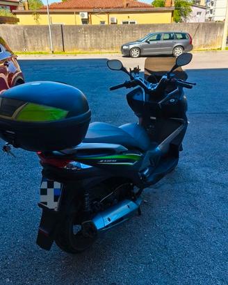 Maxi scooter Kawasaki j125