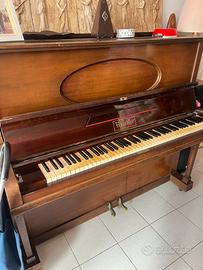 Pianoforte a muro Roeseler