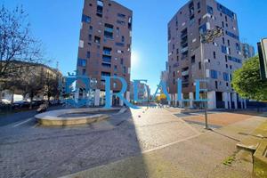 Appartamento di 90 m² con 3 locali e box auto a Mi