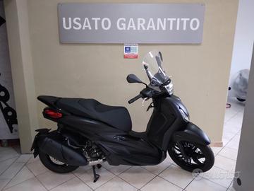 Piaggio Beverly 300, deep black, 2025, 546km.