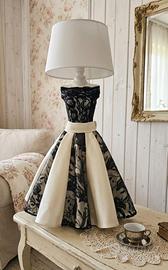 Lampada da Tavolo Elegante Scultura Manichino Nero