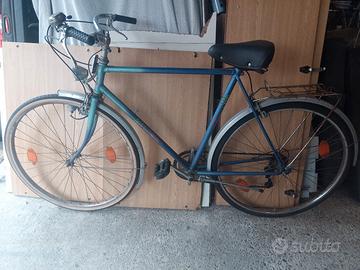 bicicletta ,bici,  uomo , passeggio