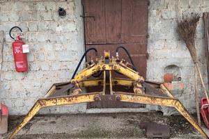 Attrezzatura agricola varia