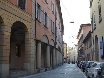 Attività' commerciale; Bar ben avviato