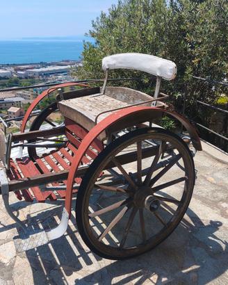 Carro agricolo d’epoca originale in legno restaura
