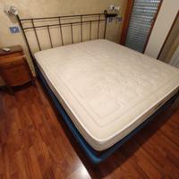 armadio.. letto.. . cucina.. mobile basso