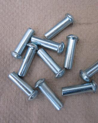 Kit ribattini mozzo post. BMW