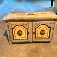 Mobile in legno in stile tirolese anni 60 vintage