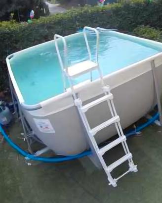 piscina  giardinia linear grigio e bianco