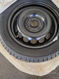 Pneumatici Bridgestone invernali toyota 165/60 r15