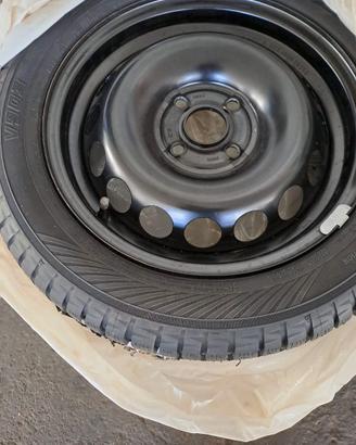 Pneumatici Bridgestone invernali toyota 165/60 r15