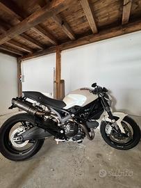 Ducati Monster 696