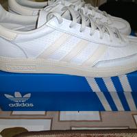 ADIDAS HANDBALL SPEZIAL n.42 (NUOVO)