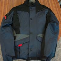 giacca e pantaloni moto