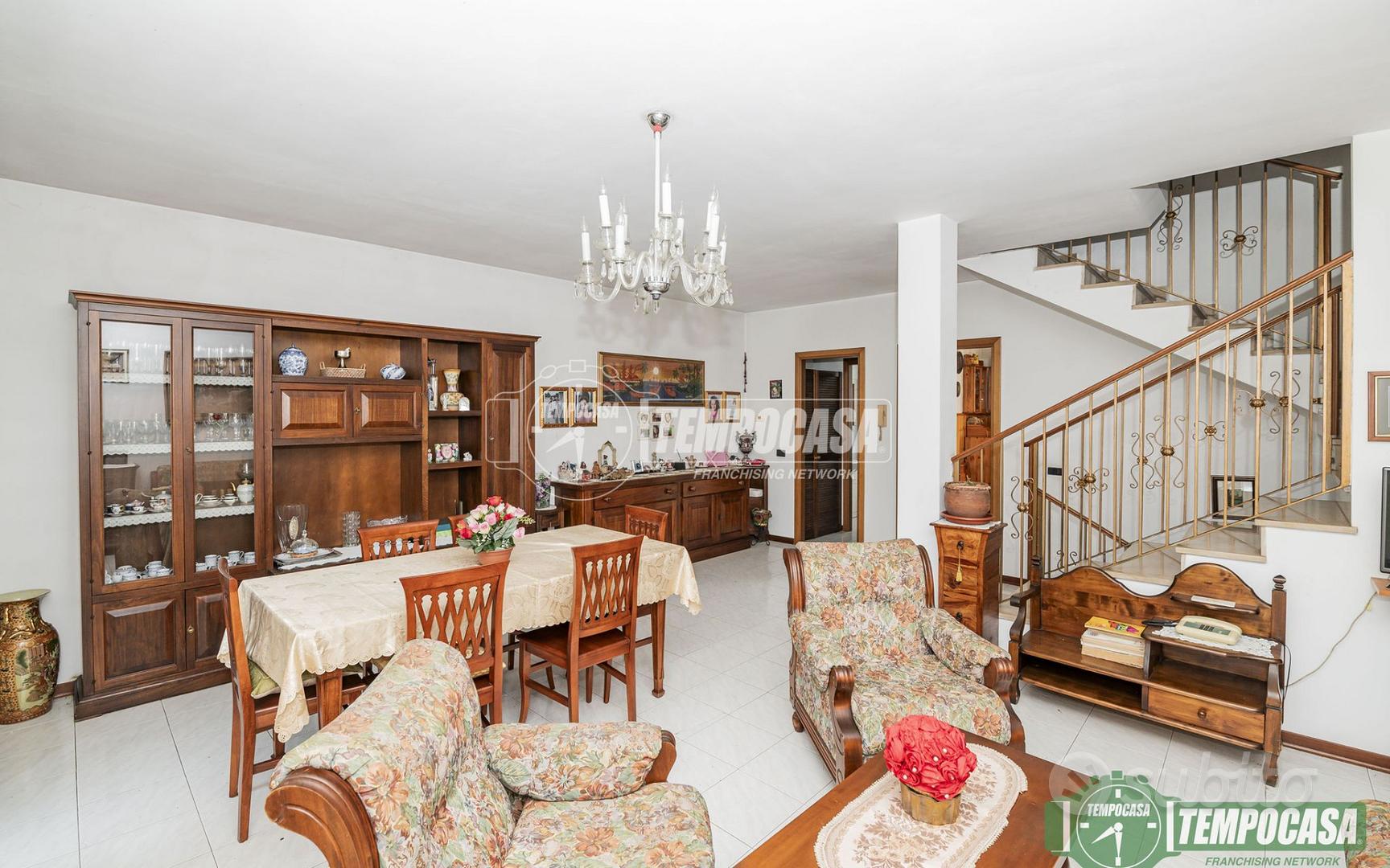 Villa A SCHIERA di Testa LIBERA SUBTO - Vista 4