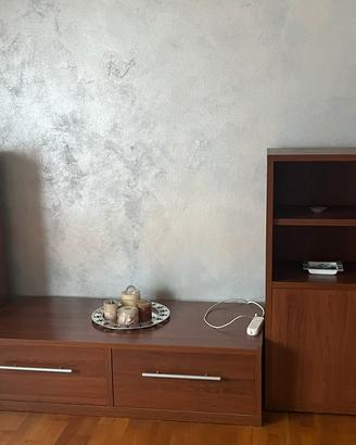 Mobile tv con cassettoni effetto noce IKEA