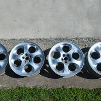 Cerchi in lega Alfa R17